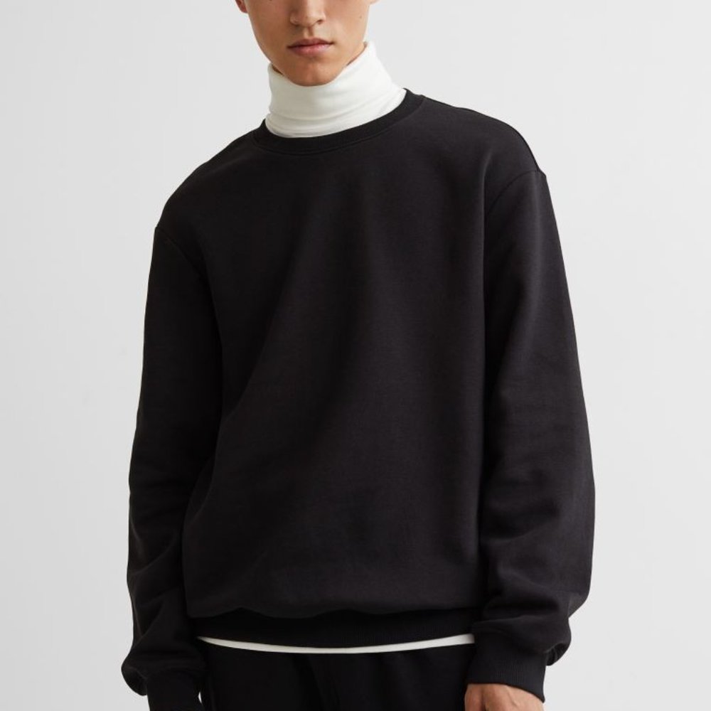 BRAND NEW WITH TAGS UNISEX RELAXED FIT SWEATSHIRT